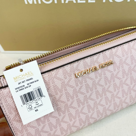 🌸NeW! Michael Kors Large Quarter Zip Wallet - Picture 6 of 6